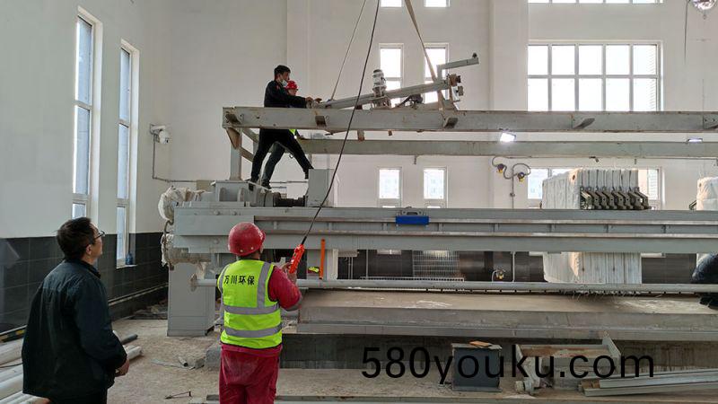 折(zhe)疊(die)帶式壓(ya)濾(lv)機的結(jie)構(gou)特點