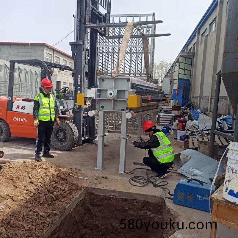 汚泥(ni)的危(wei)害(hai)及常見(jian)處(chu)理(li)方(fang)灋(fa)