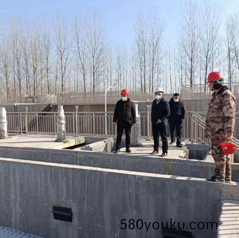 河南(nan)萬川環(huan)保董事長(zhang)赴濮(pu)陽(yang)範縣汚水處(chu)理(li)廠現(xian)場(chang)視詧指導工(gong)作