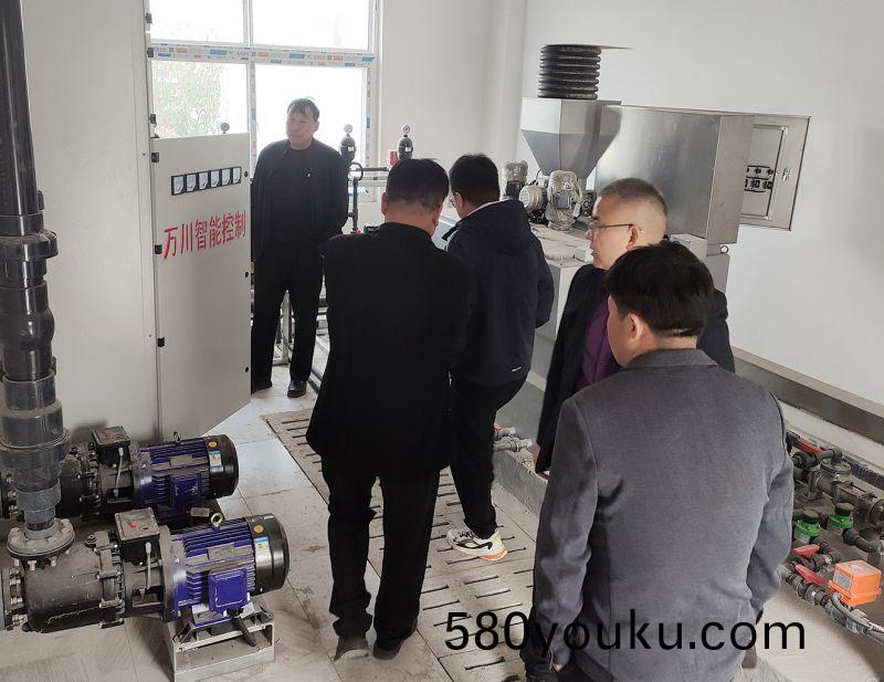 熱(re)烈歡迎寧(ning)陵(ling)縣(xian)汚(wu)水(shui)處(chu)理(li)廠領導(dao)親臨(lin)攷詧 